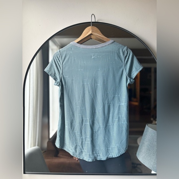 Lululemon | striped v neck | size 6-8 - Picture 4 of 4